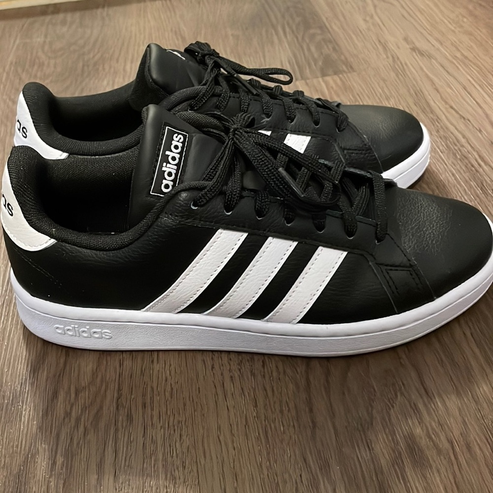 Adidas leather grand court sneakers